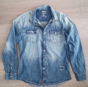 💜SALE 2/$50💜 GUESS Denim Button Down Shirt